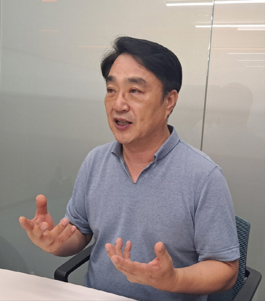 김경수 넥스트칩 대표가 지난 12일 경기 성남 판교 넥스트칩 본사에서 기자들에게 사업 계획을 설명하고 있다. 사진= 박순원 기자 ssun@dt.co.kr